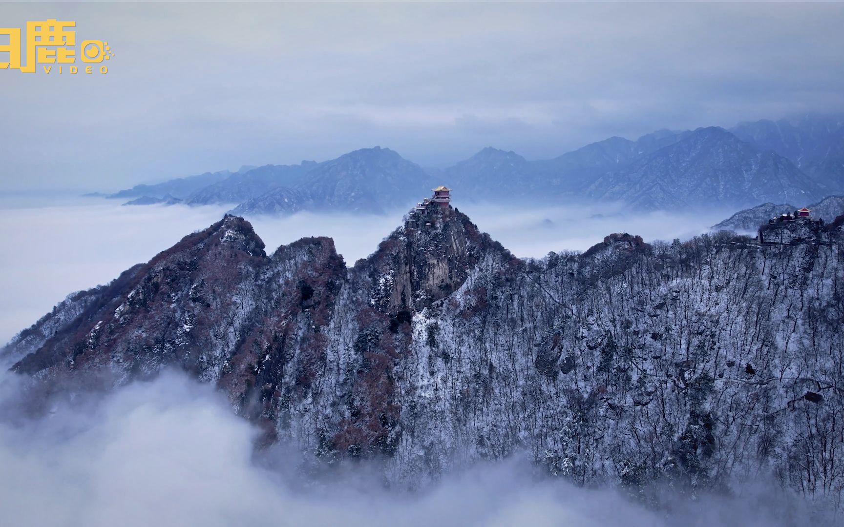 雪后秦岭云海翻涌宛若仙境