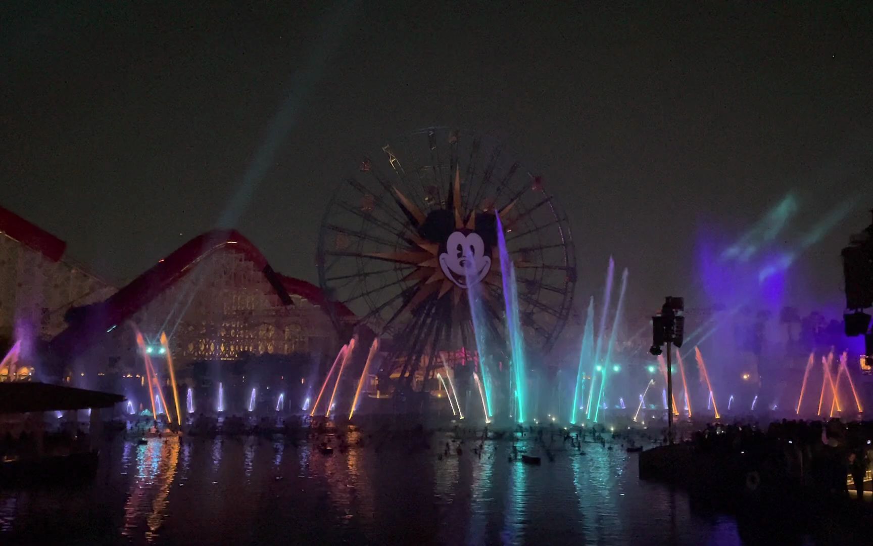 [图]World of Color： Season of Light! 2022圣诞季 2022.11.13加州迪士尼喷泉