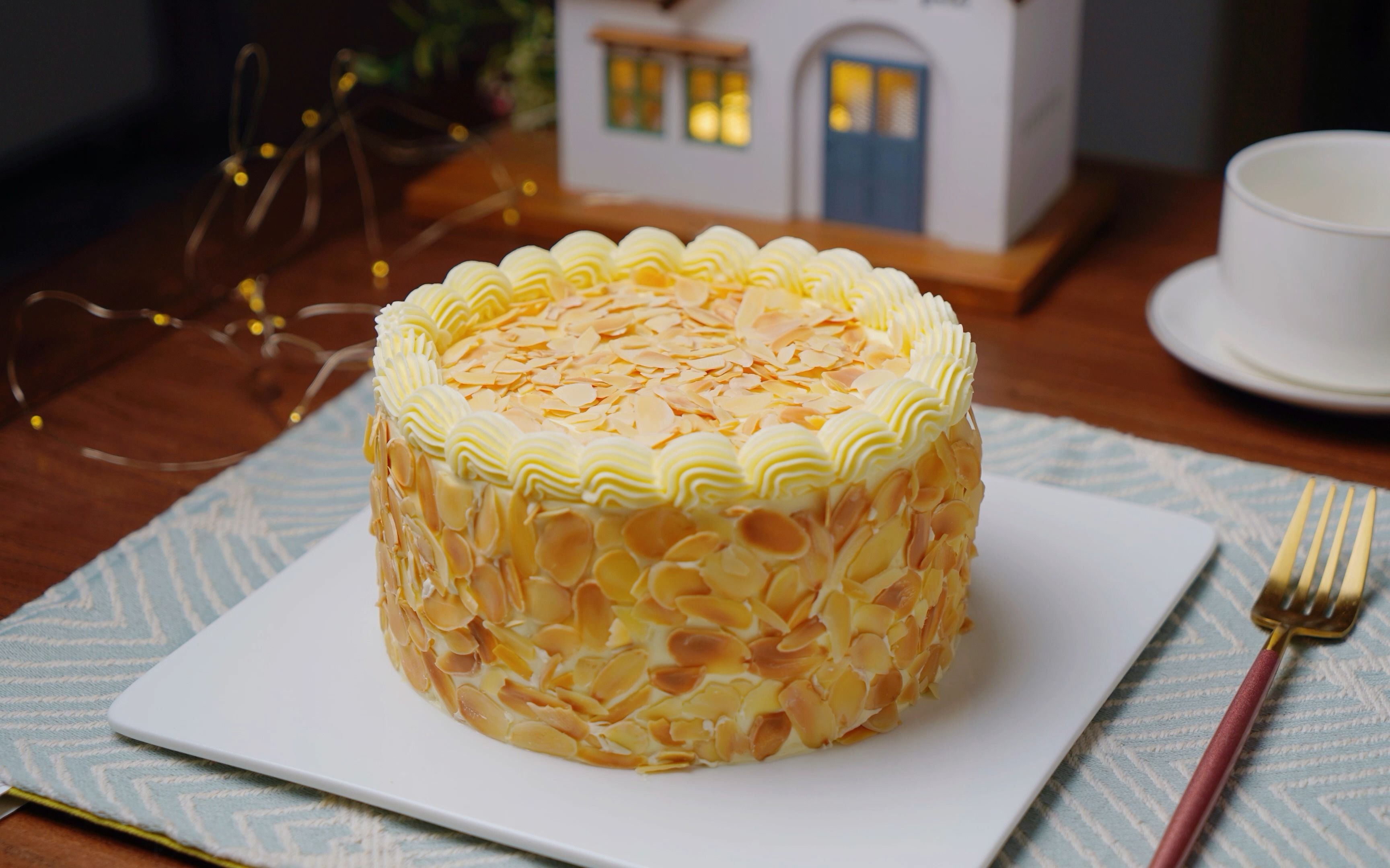 超好吃的杏仁咸奶油蛋糕,咸甜清爽不油腻,不用抹面基础也能做!