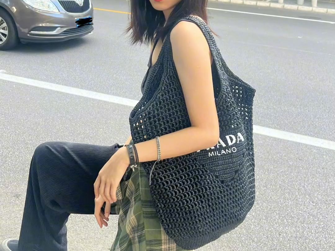 帅气中带着文艺范的酷女孩穿搭,庄达菲太会了!