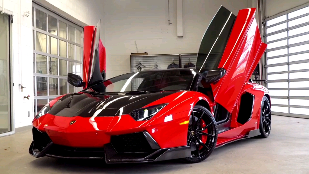 看看这辆疯狂的 兰博基尼aventador跑车