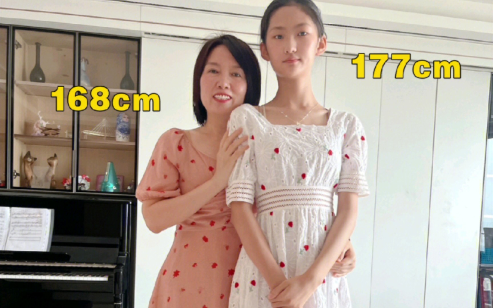 [图]【177cm】13岁177cm，大长腿比妈妈长一截