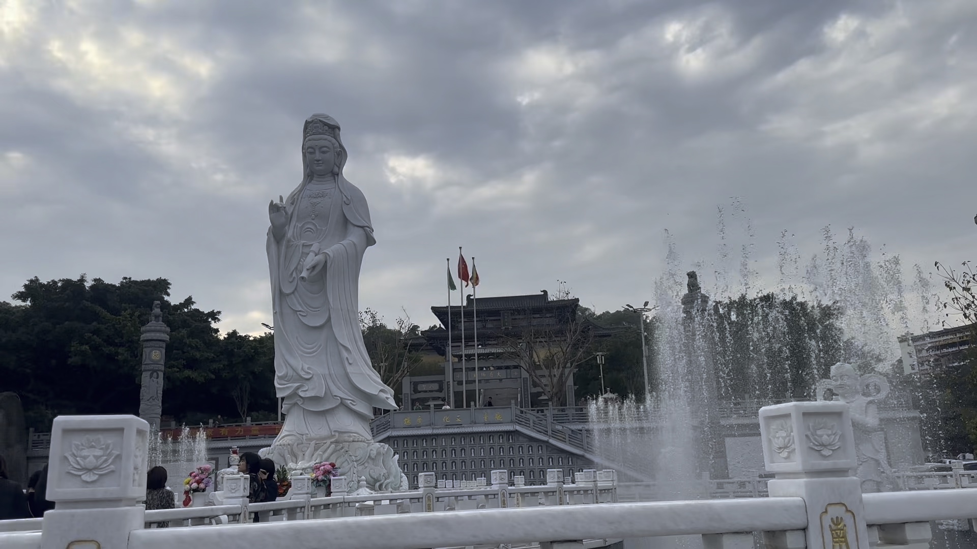 汕头龙泉岩铁林禅寺