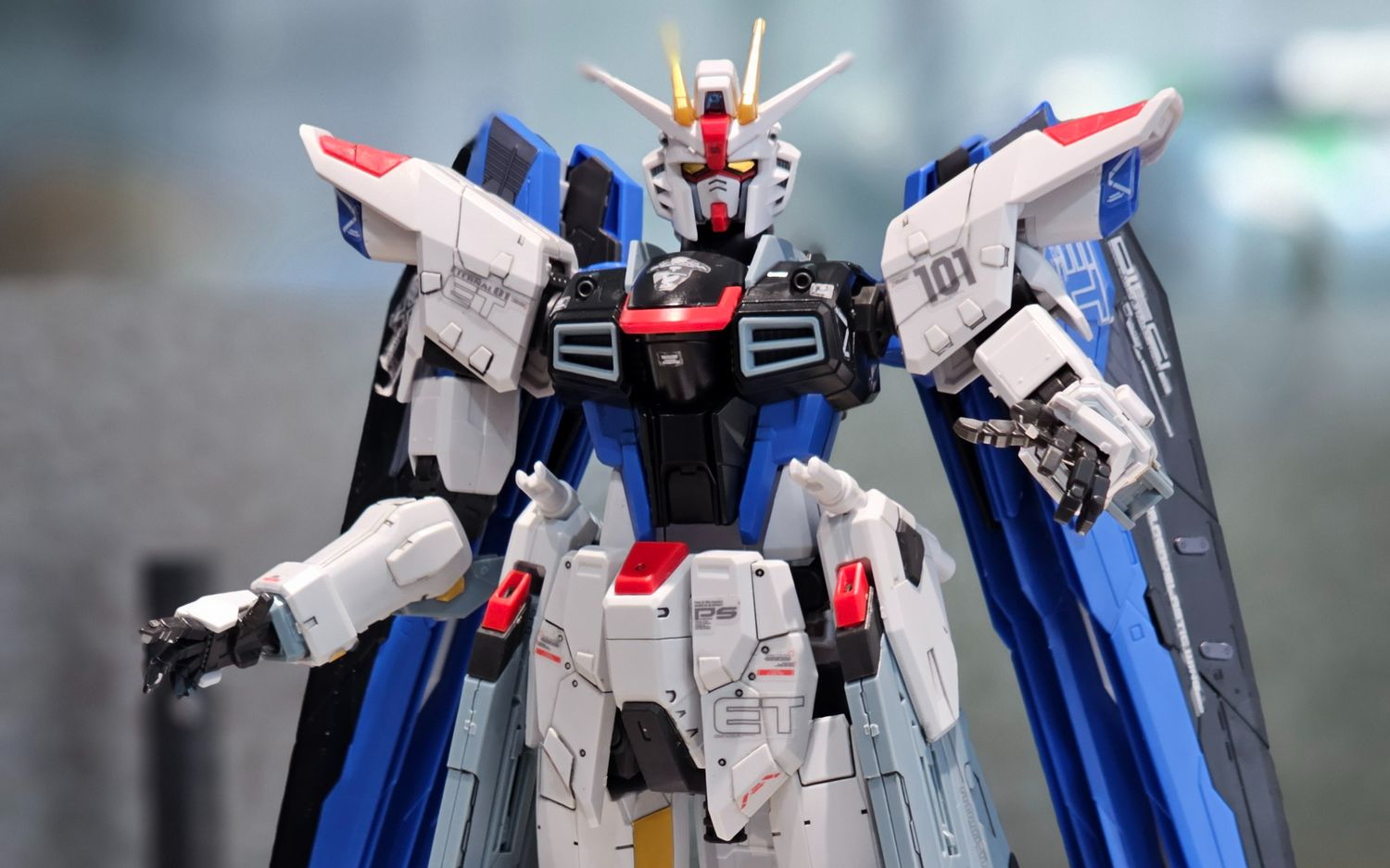 【素组分享】万代 fm 上海立像 自由高达 ver.