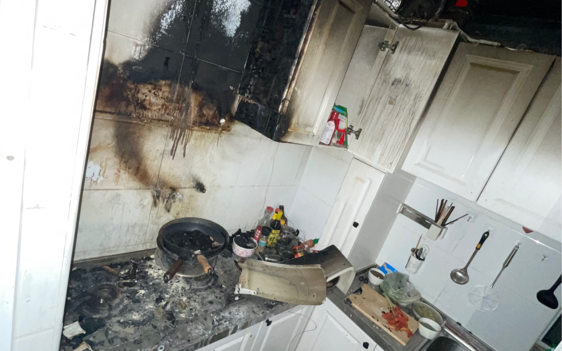 厨房失火也别忘了冲一杯咖啡