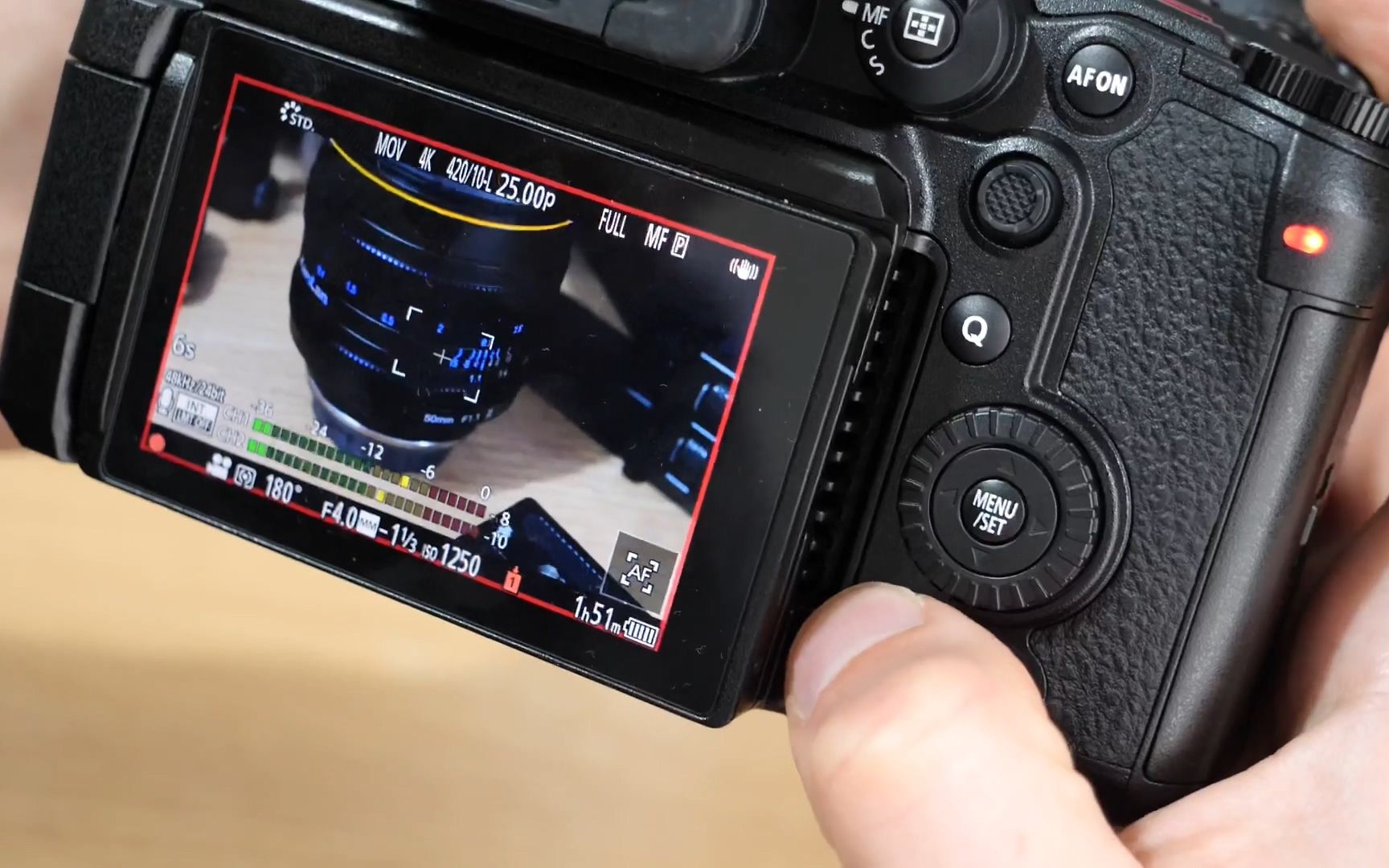 松下lumix gh6 如何使用峰值进行手动对焦 [中文cc字幕]