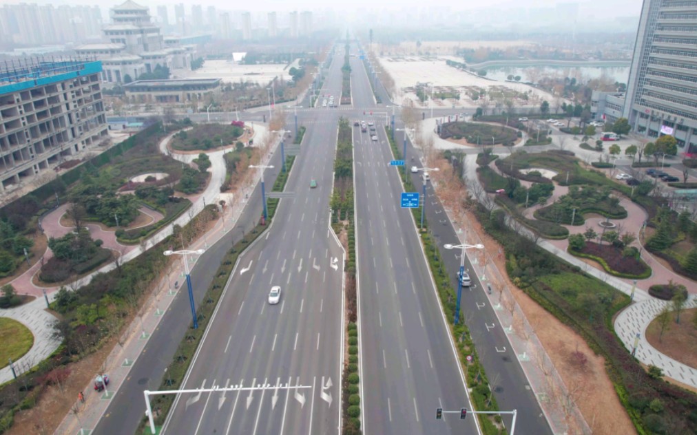 航拍周口市文昌大道(博物馆段)美丽街景