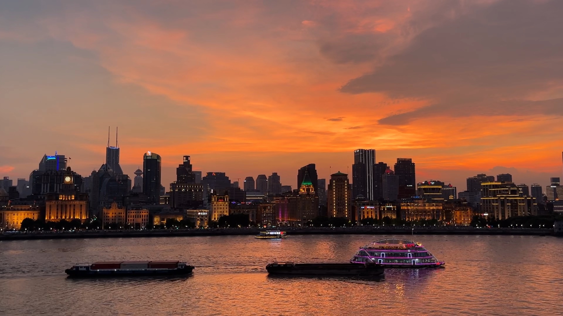 外滩夕阳·亮灯·浦东美术馆