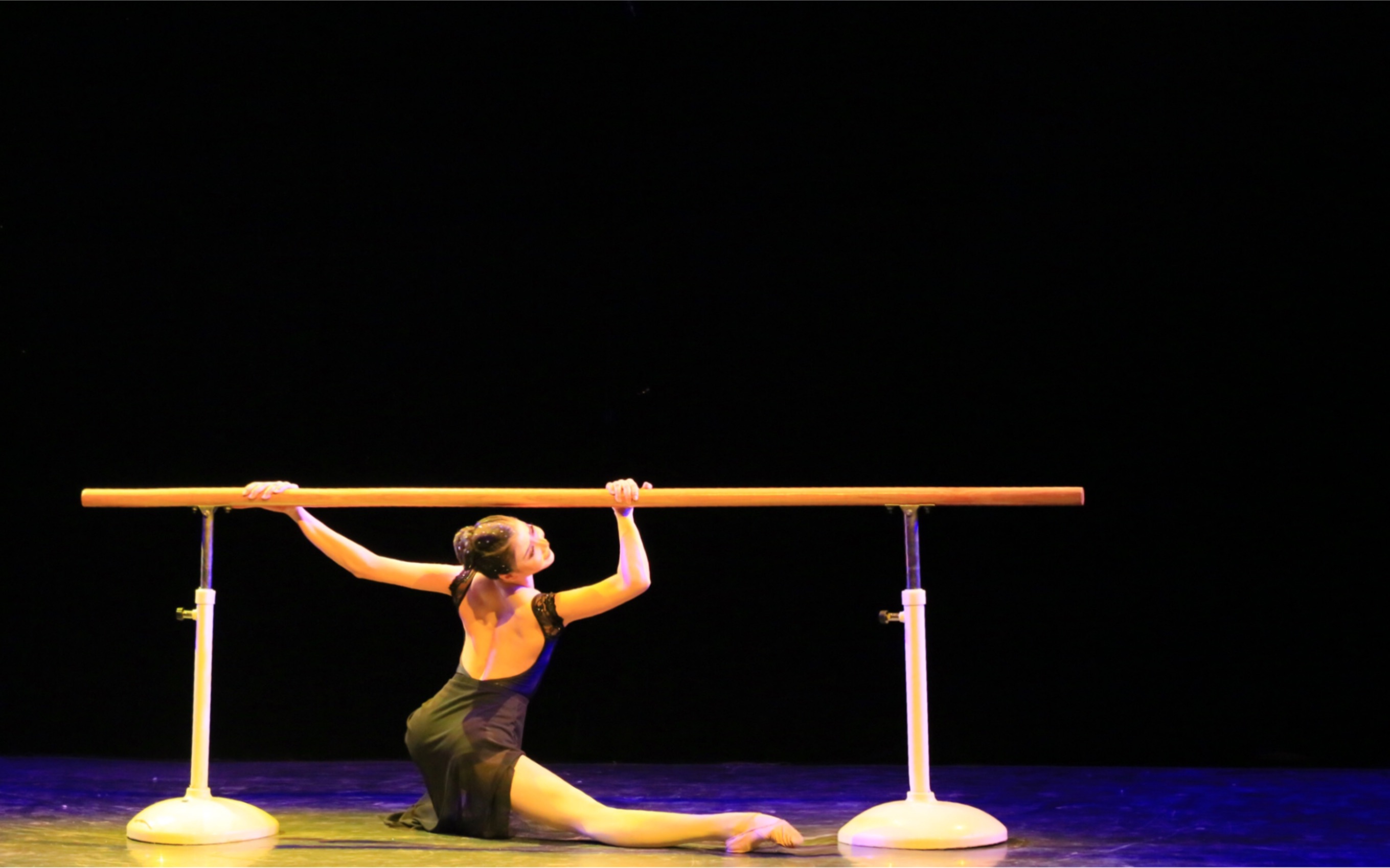 现代舞原创舞蹈作品《那一刻》张明珠 中国戏曲学院