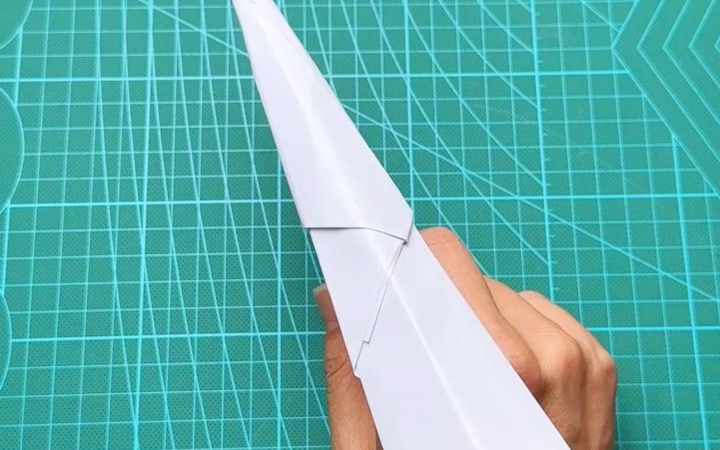 小型镖形纸飞机怎么折图片