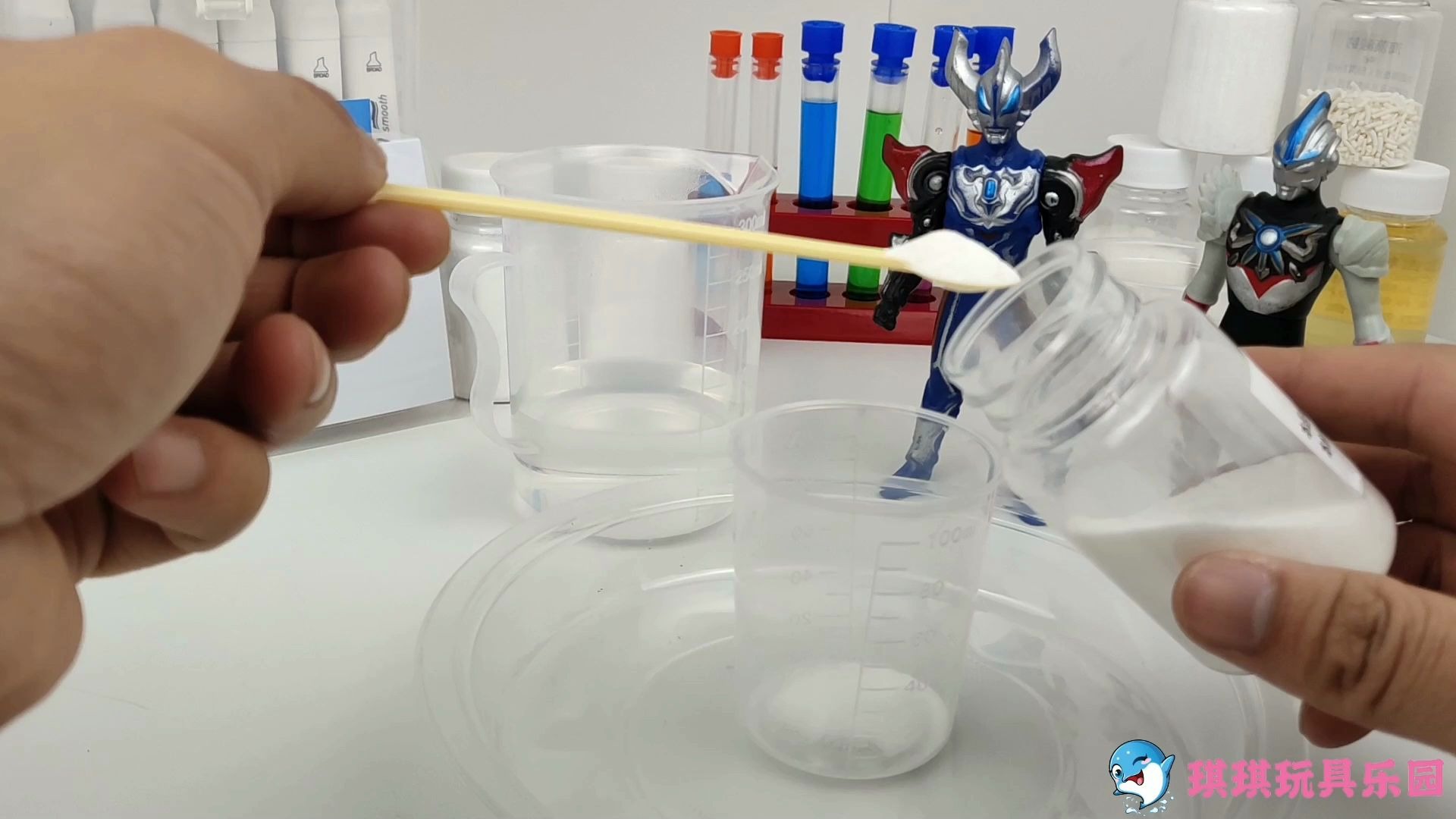 儿童科学小实验人造雪的制作过程原理其实很简单