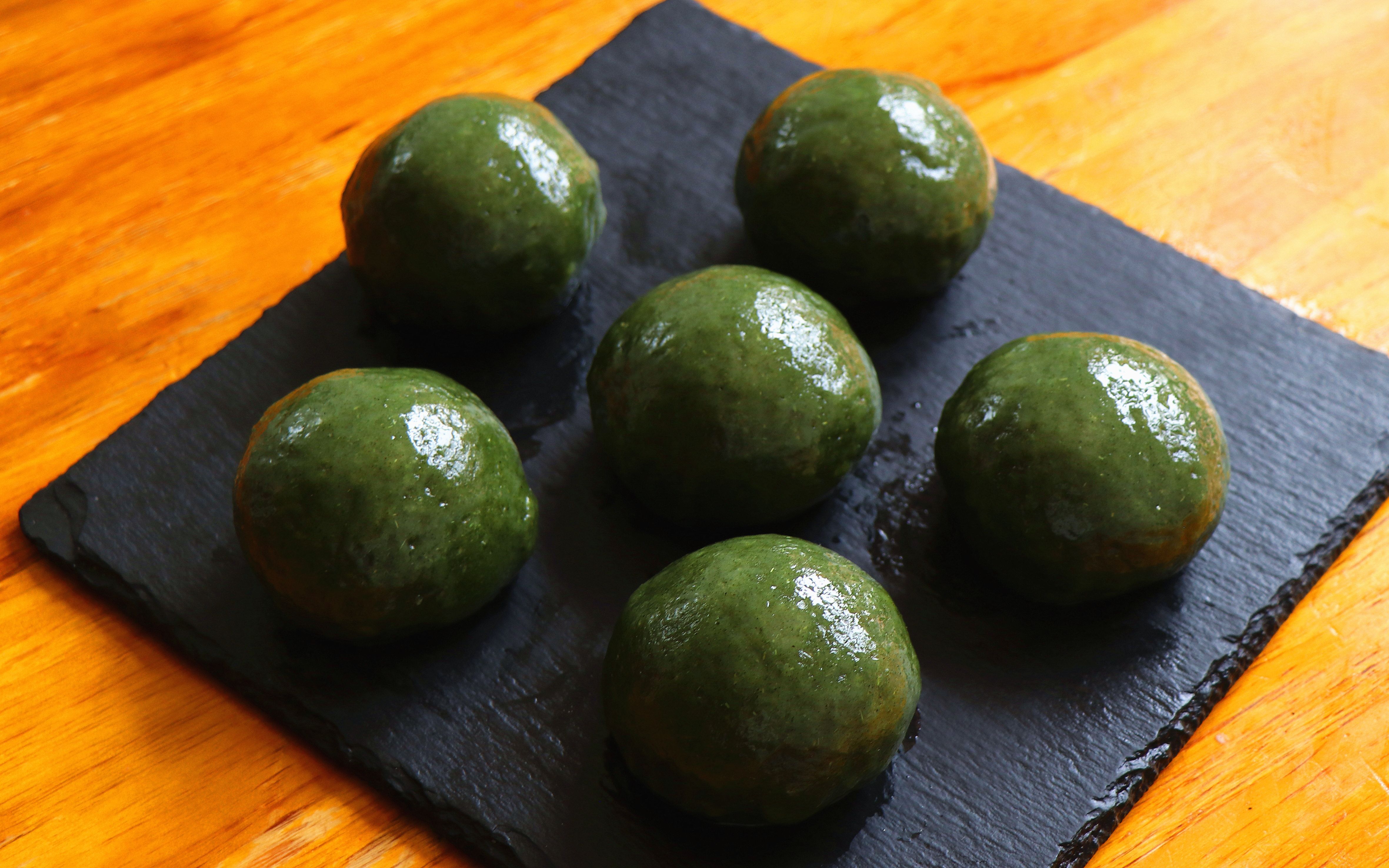 【青团】家里有糯米粉的试试做青团,外皮q弹软糯,内陷甜咸交错,真的太