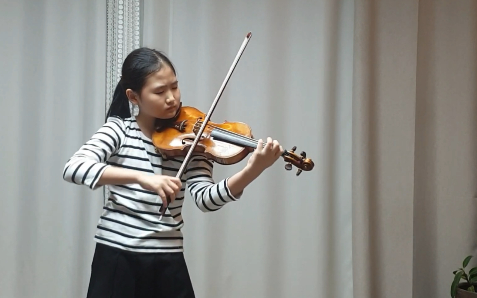 [图]帕格尼尼随想曲No.5 & 小提琴 Paganini,24 Caprice Violin,Op.5(10 years) Grace Hyun-seo Kim