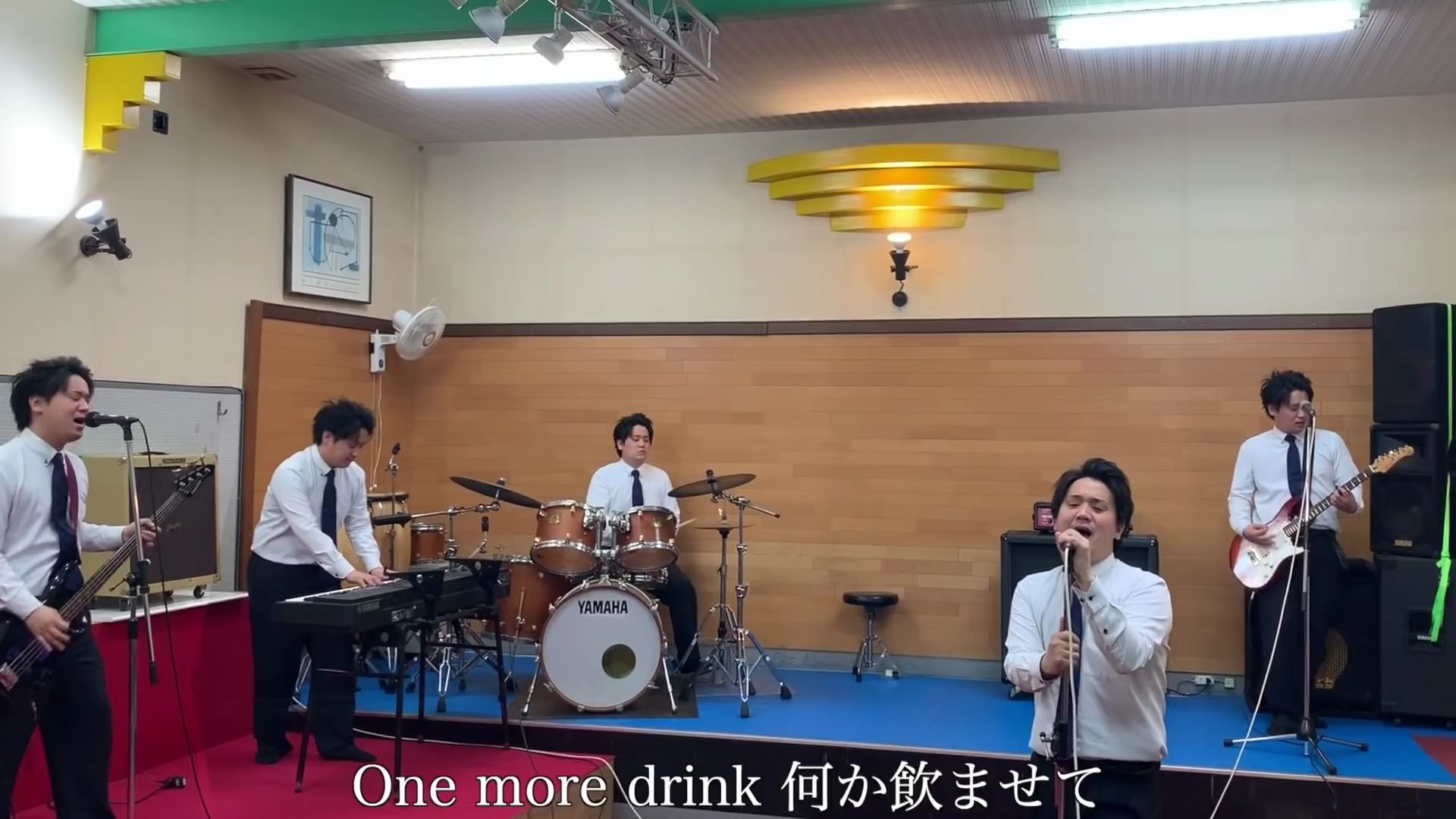 日本公司职员1人6役翻唱小室哲哉的乐队globefacesplaces