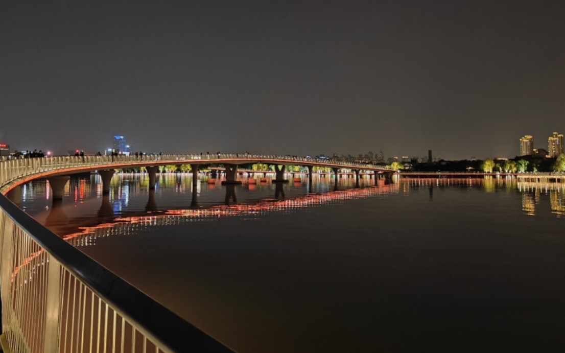 金鸡湖步道夜景图片