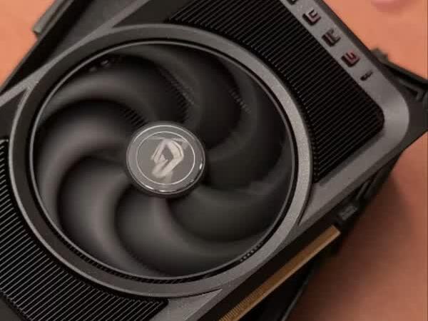 七彩虹iGame RTX 5070 Mini OC 12GB小钢炮显卡值得买吗?ITX装机党看完这篇评测再决定!
