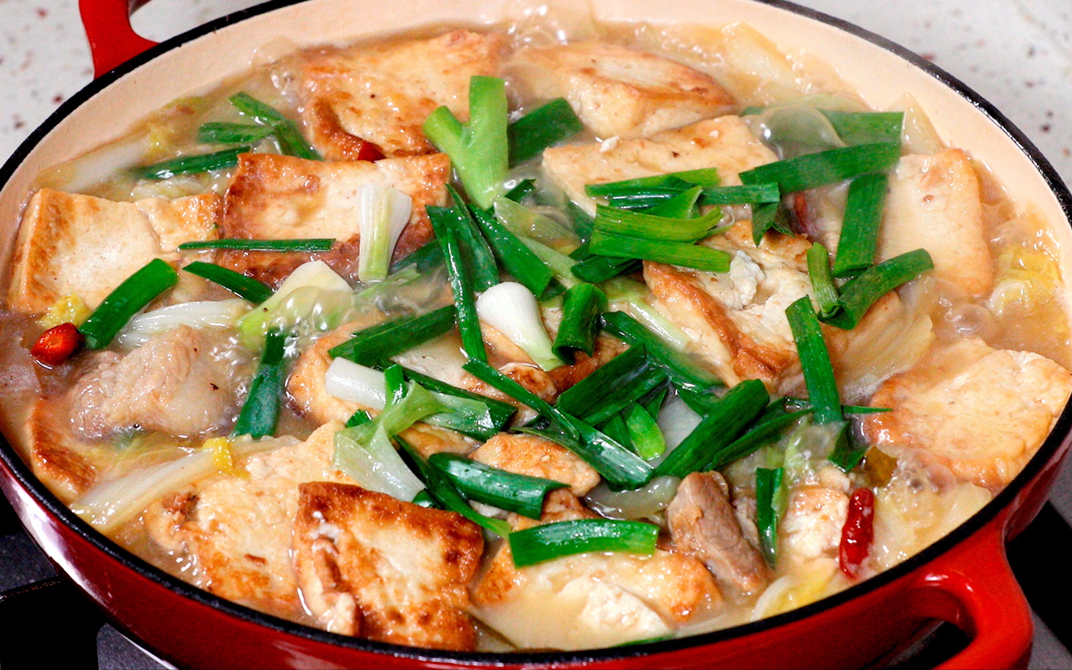 大白菜炖豆腐简单好吃又健康家常菜五花肉炖豆腐加大白菜更鲜美