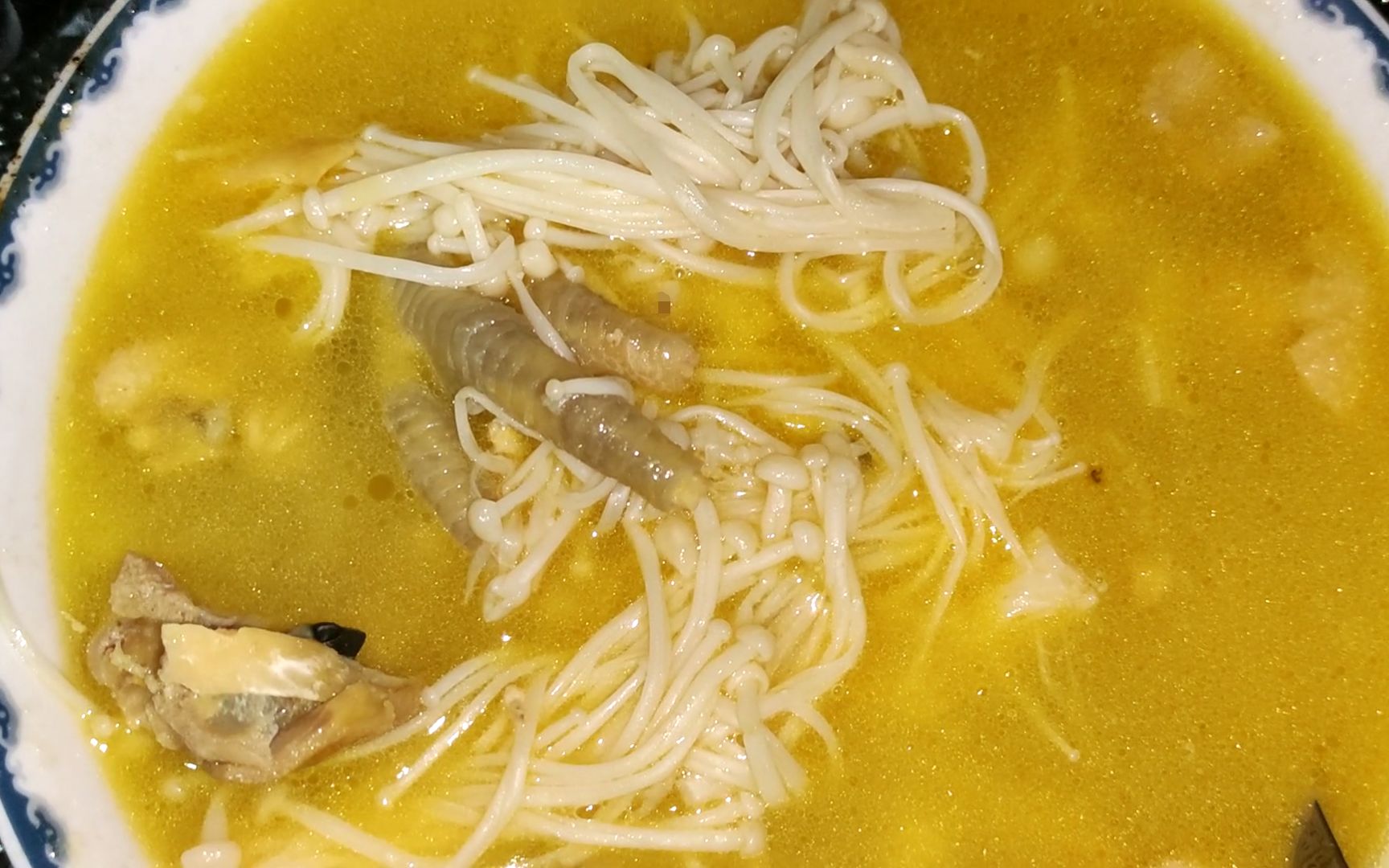 金针菇鸡丝汤图片