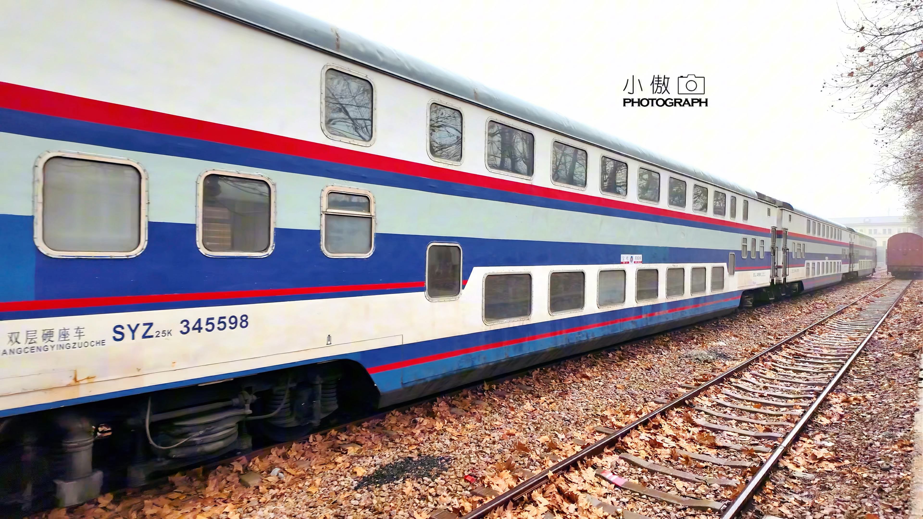 成功续命的8节双层25k到达南京,在南京北客场停放等待进浦镇进行a5修