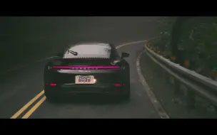 Скачать видео: 【新车试驾】650匹最速「土拨鼠」Porsche 911 Turbo S(992世代) 德哥试驾 -TCar