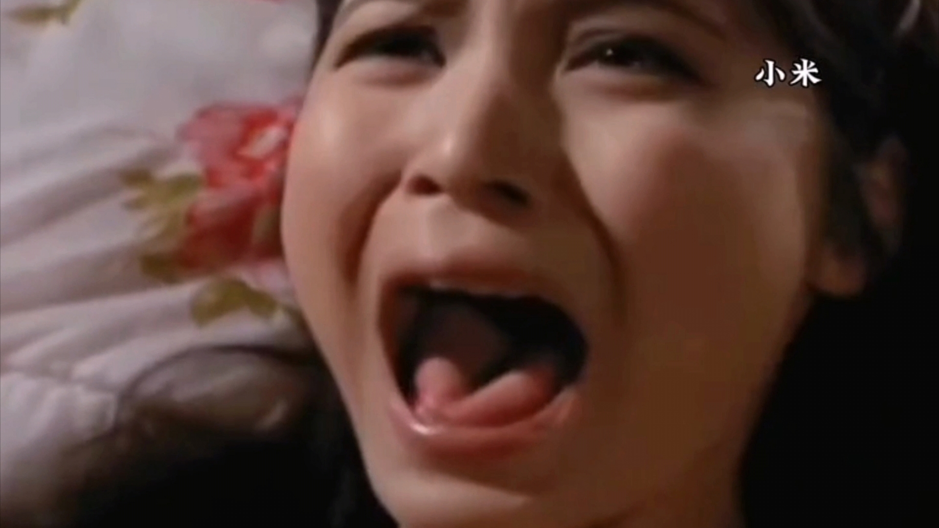 女人熟睡中,被老头用强