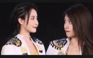 Video herunterladen: 【艾朱】zaj：你（lz）在我眼里最美，额不，也不是最美，就是……zyx：你（zsy）以后不要那么怕我，lyr：也许怕的不是你呢‖曾艾佳×朱怡欣‖又在ky里磕糖