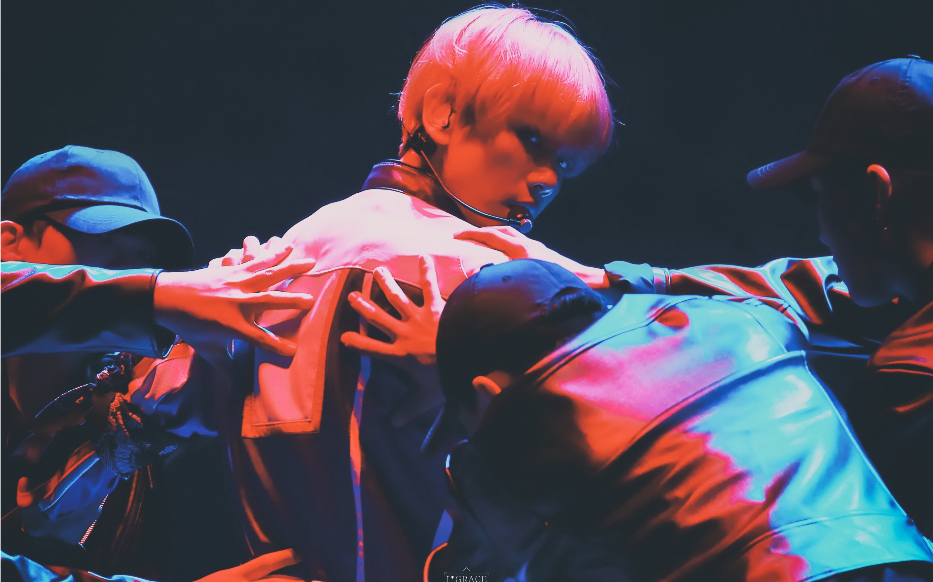 【边伯贤】昔日少年已成王 盘点百万男solo的暴风成长史