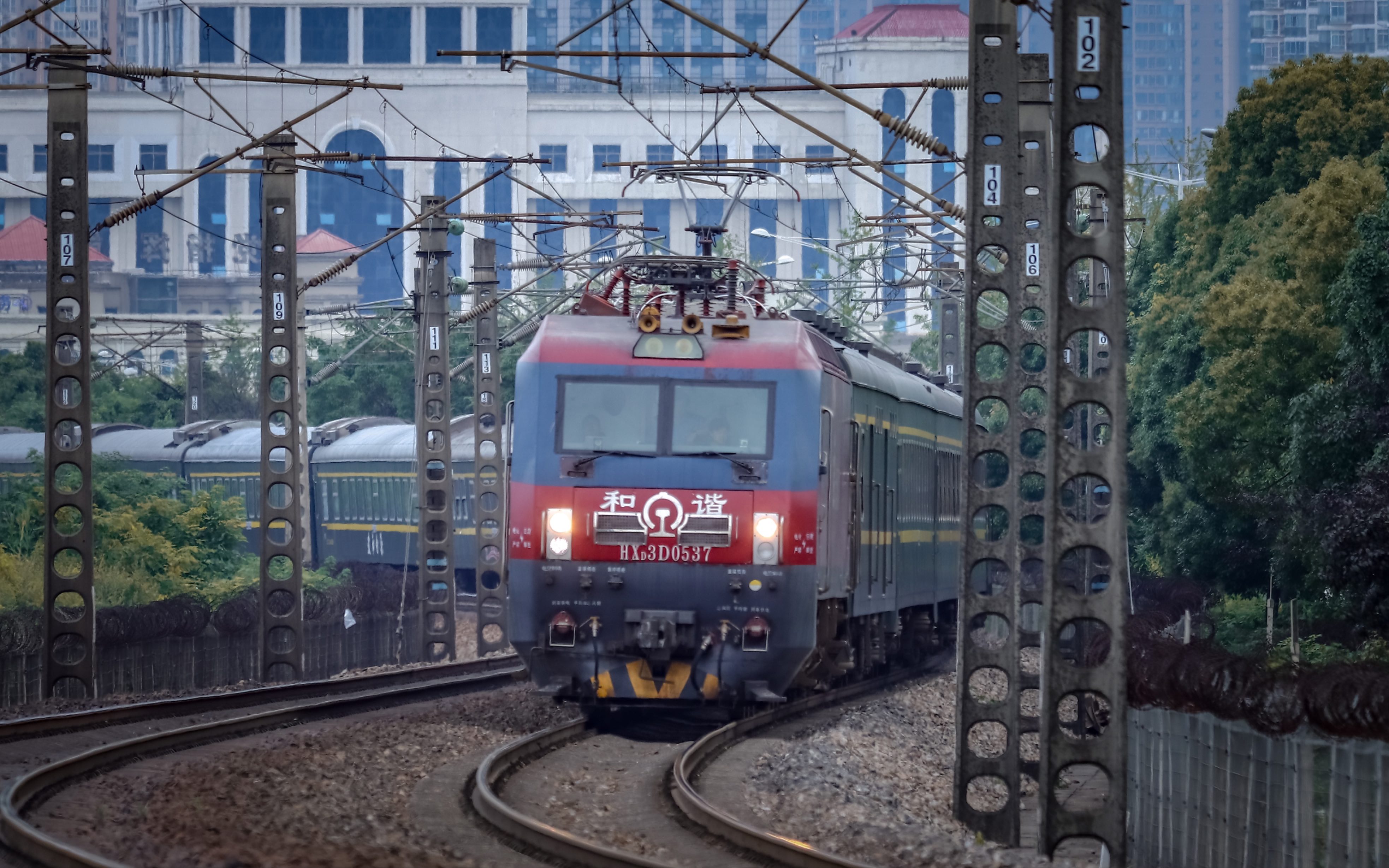 【京广线拍车】京局京段hxd3d0537牵引红领巾号t146次列车(南昌-北京