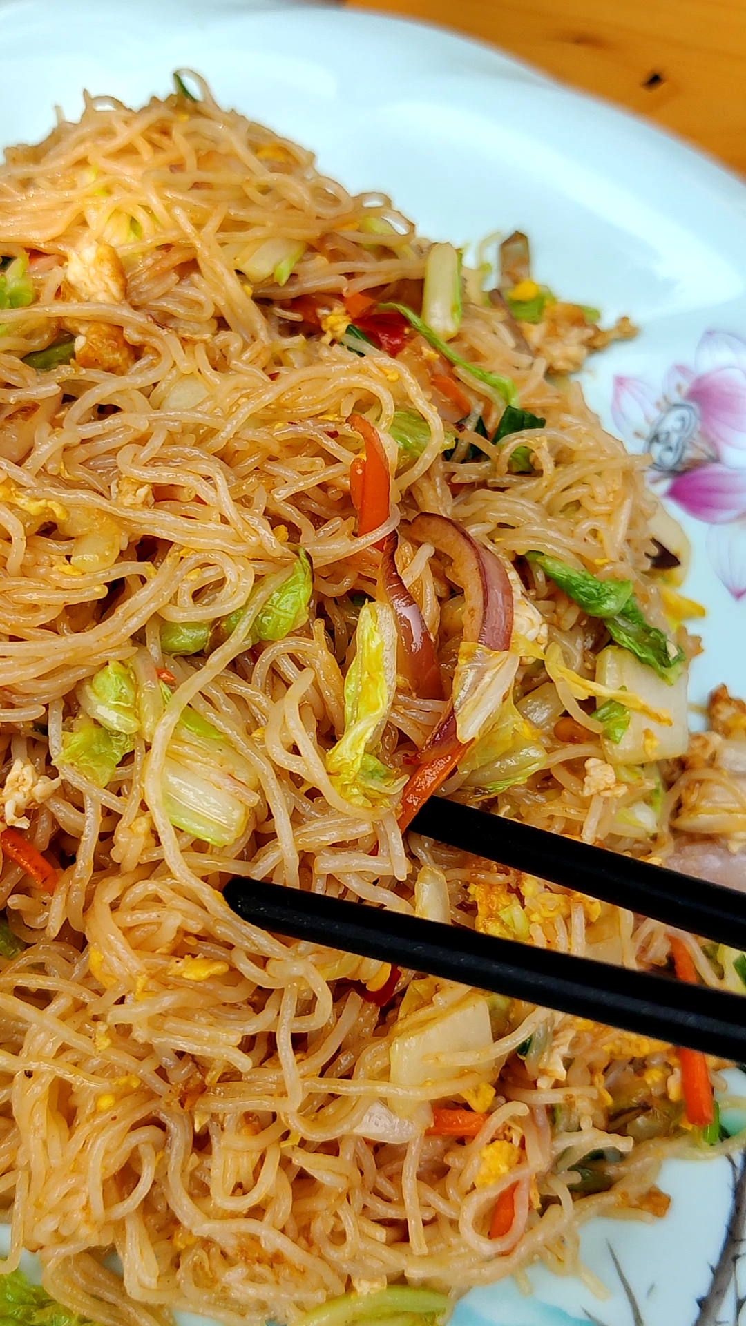 【美食日常】五龙小区那儿吃炒米线,饭后再来个八次方.03155