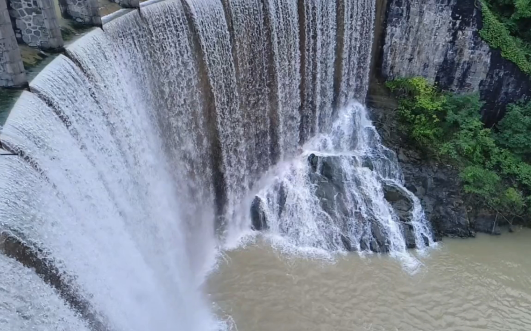 平桥石坝|带你一起近距离观察石坝飞瀑