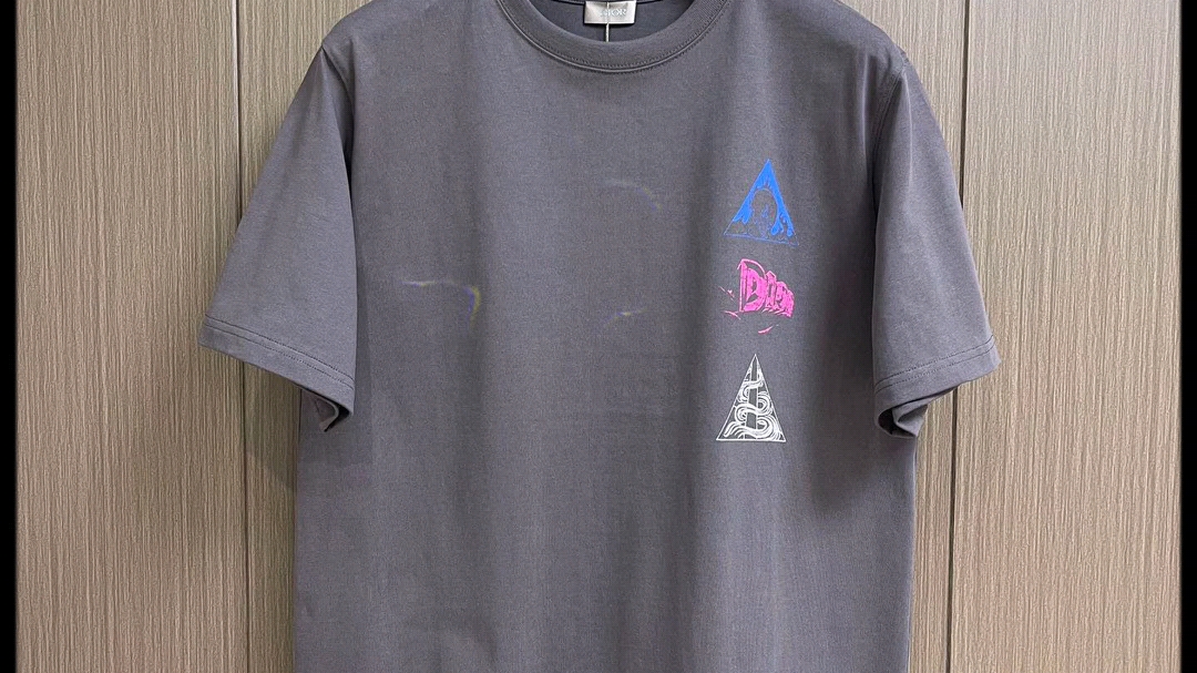 介绍高仿versace范思哲短袖-顺丰包邮