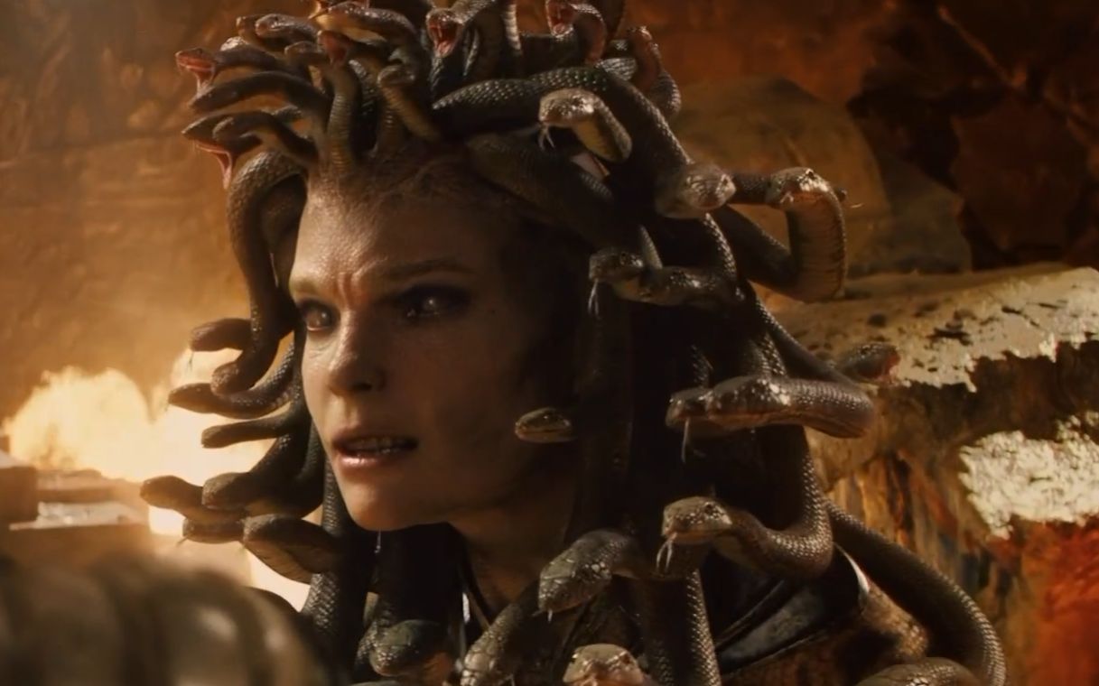 女神变蛇女罪魁祸首竟是海神的霸道雅典娜的冷漠