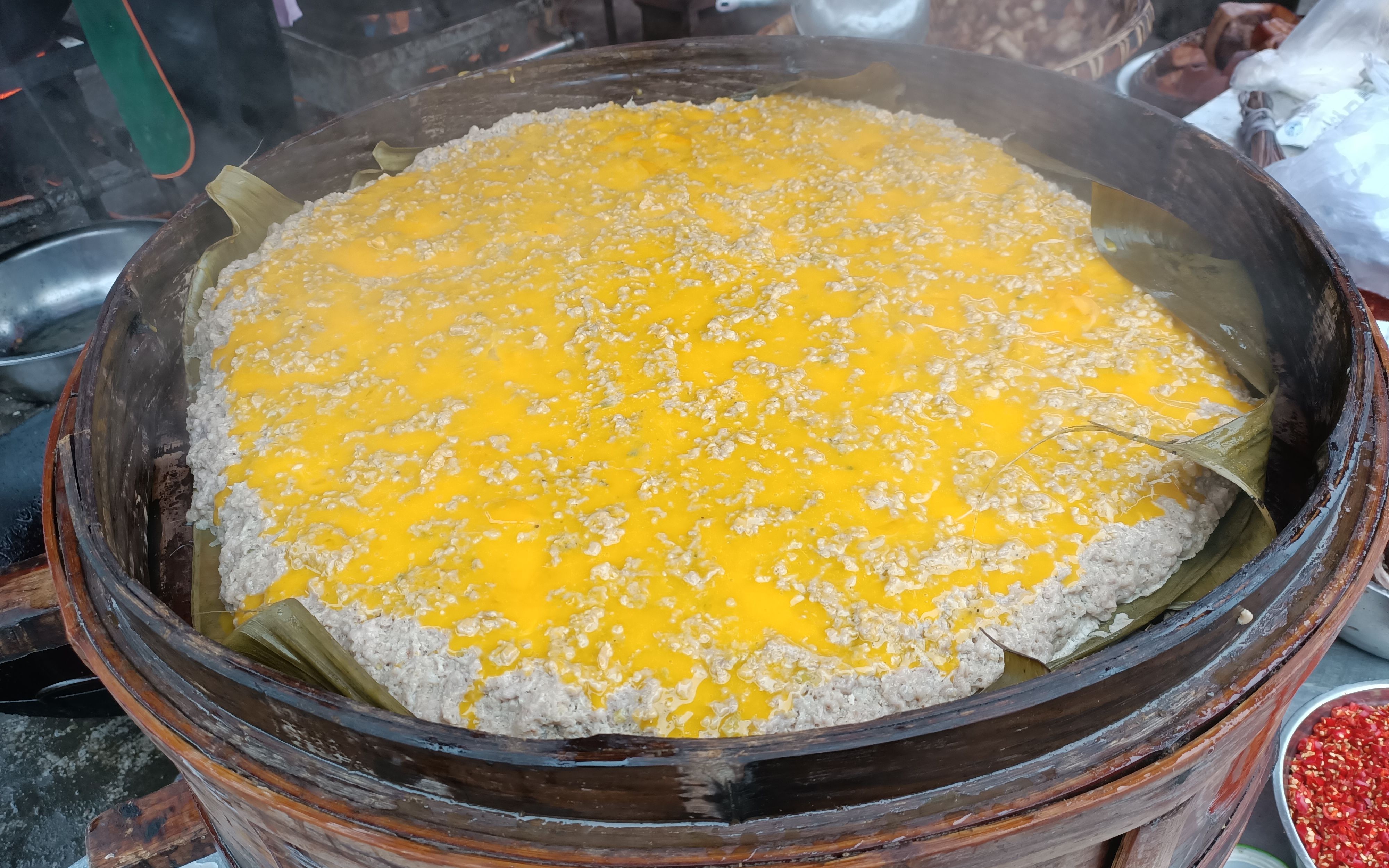 四川农村酒席才有的一道蒸菜,传统的做法,会做厨师的已不多