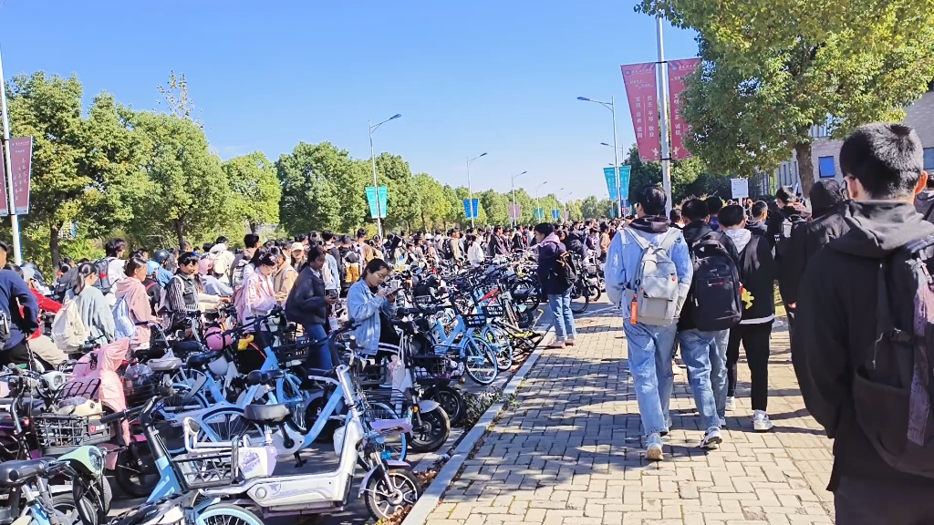 安徽理工大学上午放学