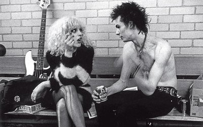 Sex Pistols 性手枪《Sid and Nancy》电影与真实场景比较哔哩哔哩bilibili