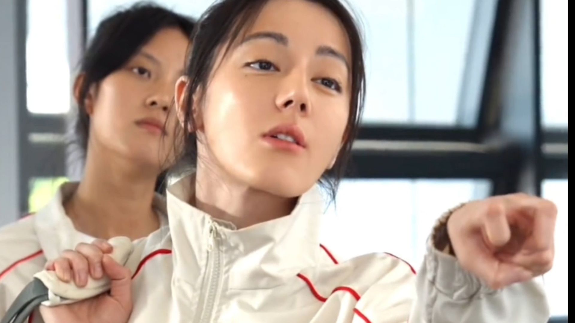 我给满分 我对她彻底改观了 演的太好了 很松弛的表演不煽情不刻意的搞笑
