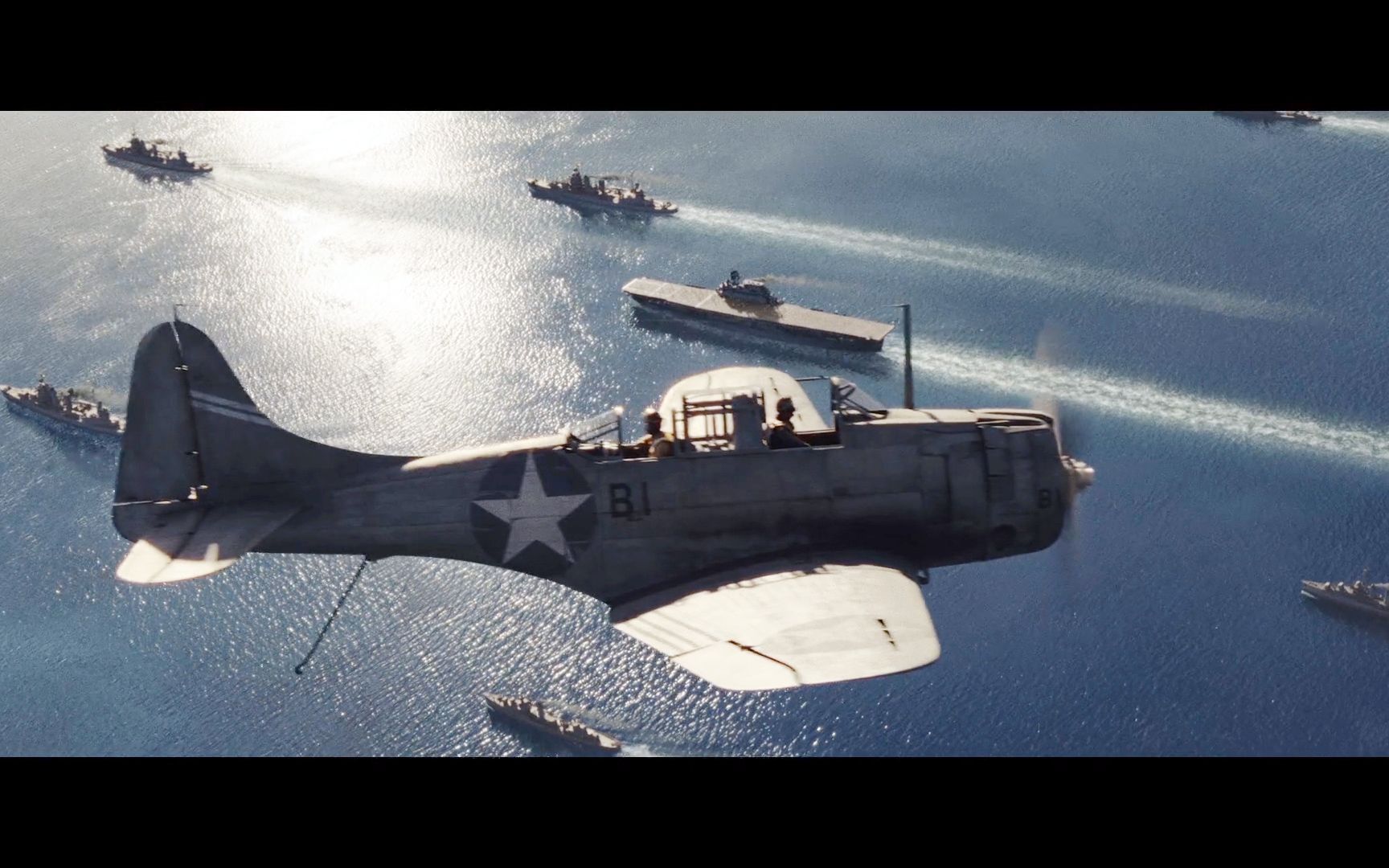 4k烛龙啊这美军sbd无畏式轰炸机迫降