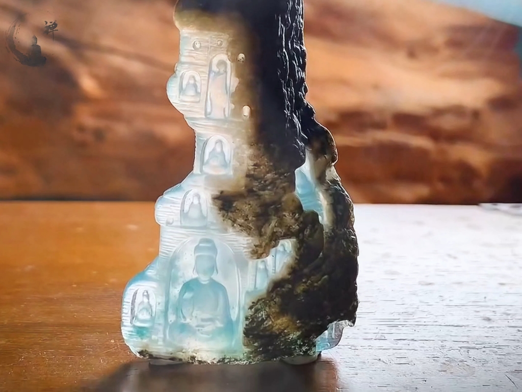 一款不一样的翡翠莫高窟万佛朝宗,你们喜欢吗?