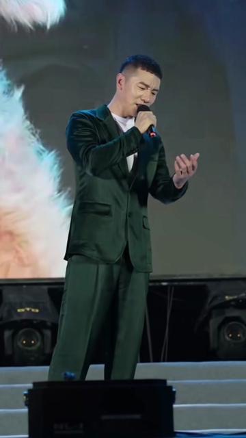 最棒的优秀的音乐创作人灵魂歌手#王琪老师连云港东海体育场演唱《 