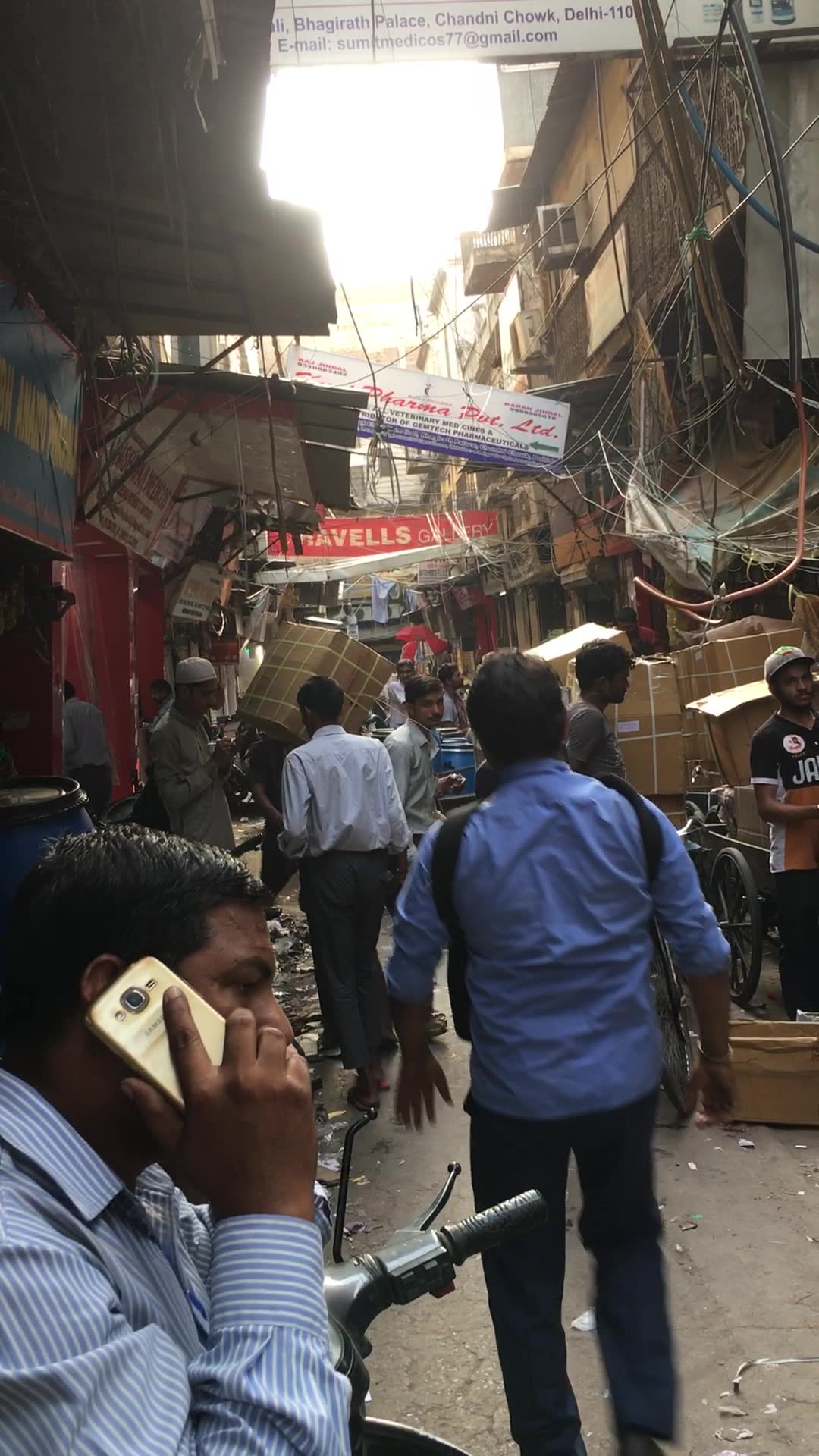 实拍印度新德里最大的批发市场-月光集市