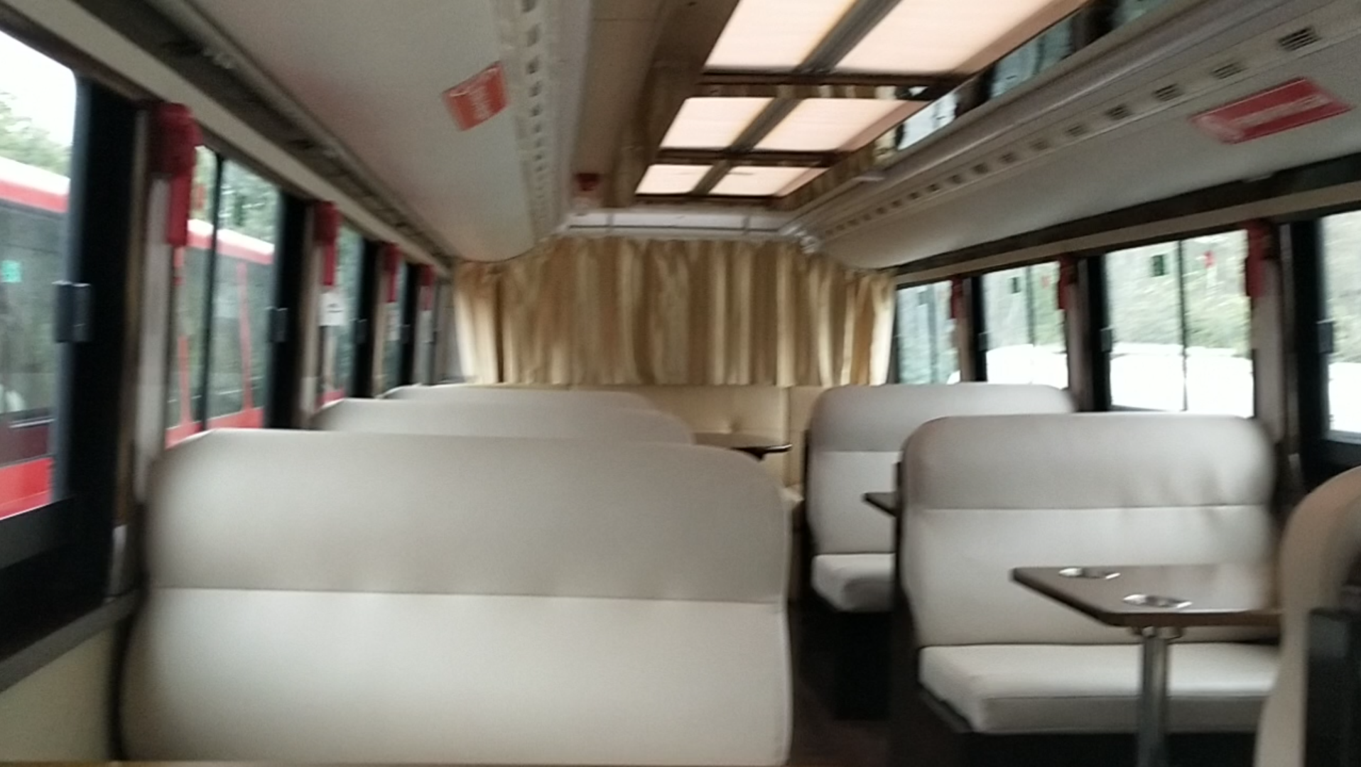 武汉旅游观光巴士内设