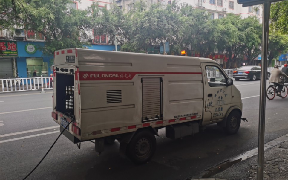 【作业实拍】柳南环卫所 福龙马路面养护车 文笔路道路清洗作业