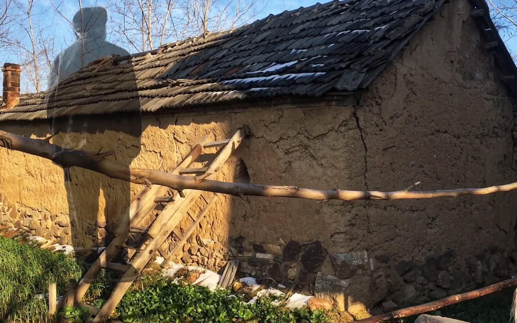 看江苏农村真实画面隔了一条河的贫富差距土房子见过没