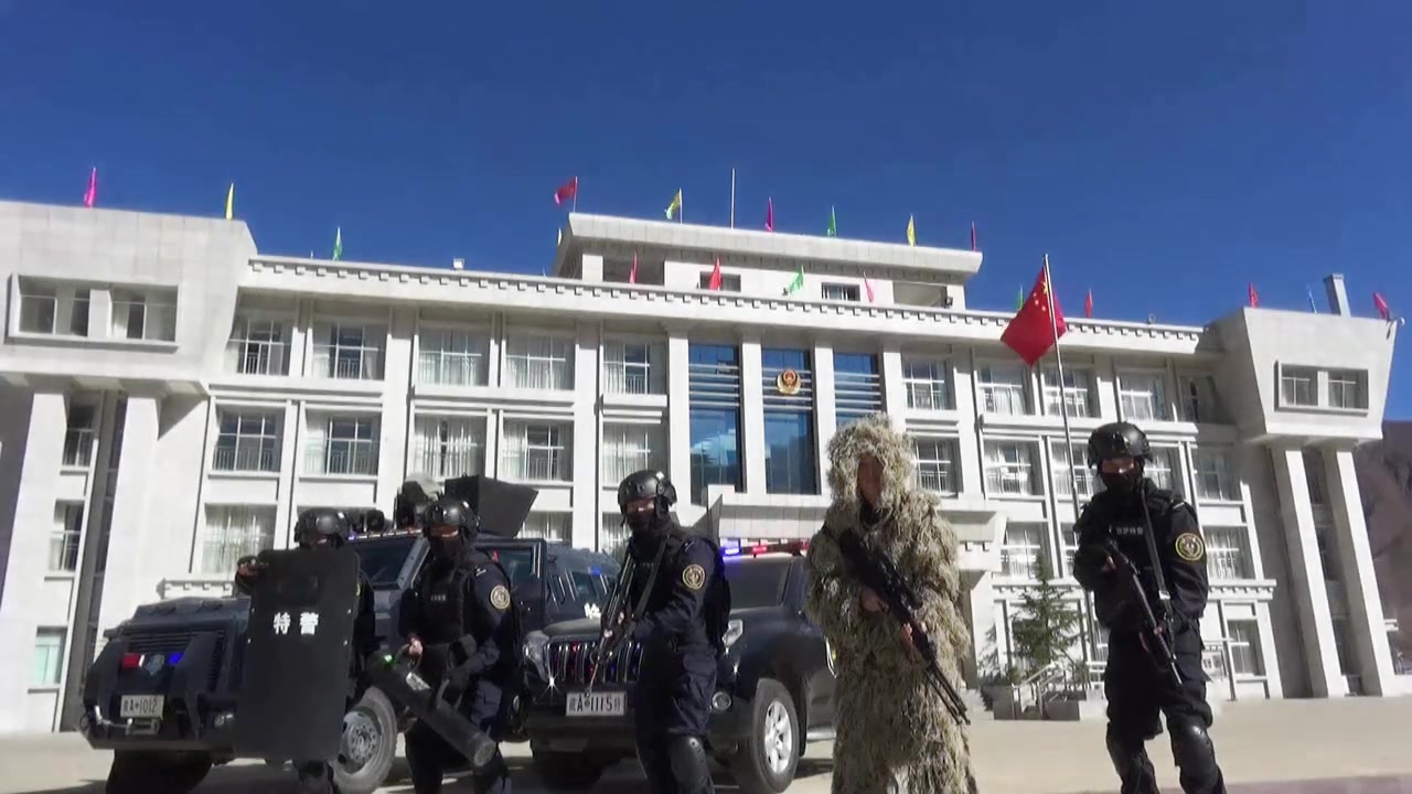 拉萨特警野狼突击队