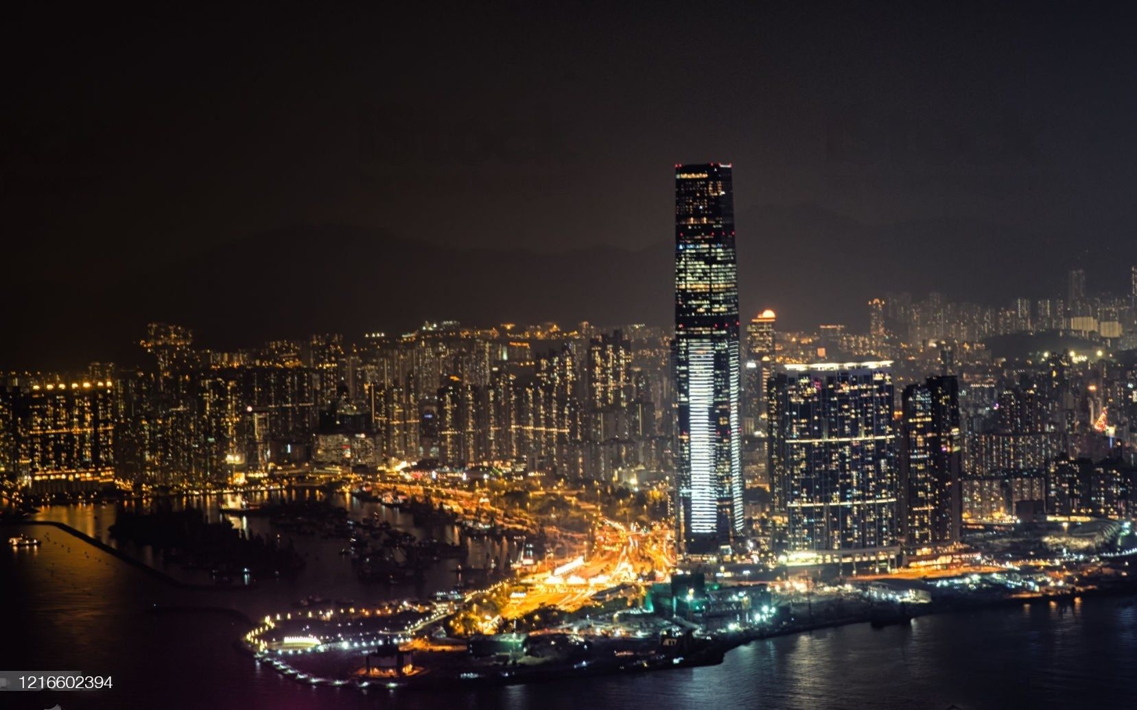 香港环球贸易广场夜景图片