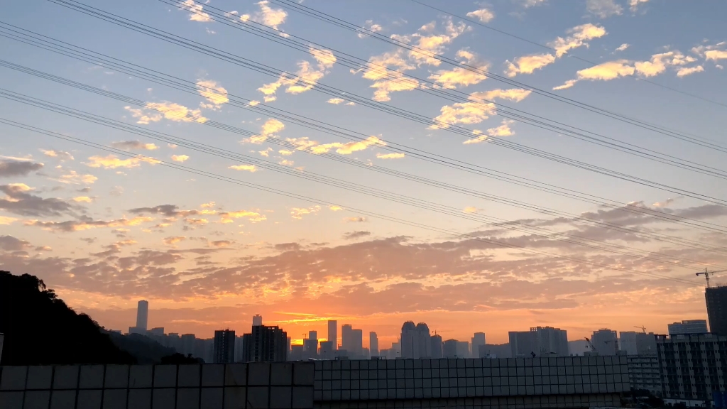 年纪轻轻过着月入十万 还差九万八千二的生活