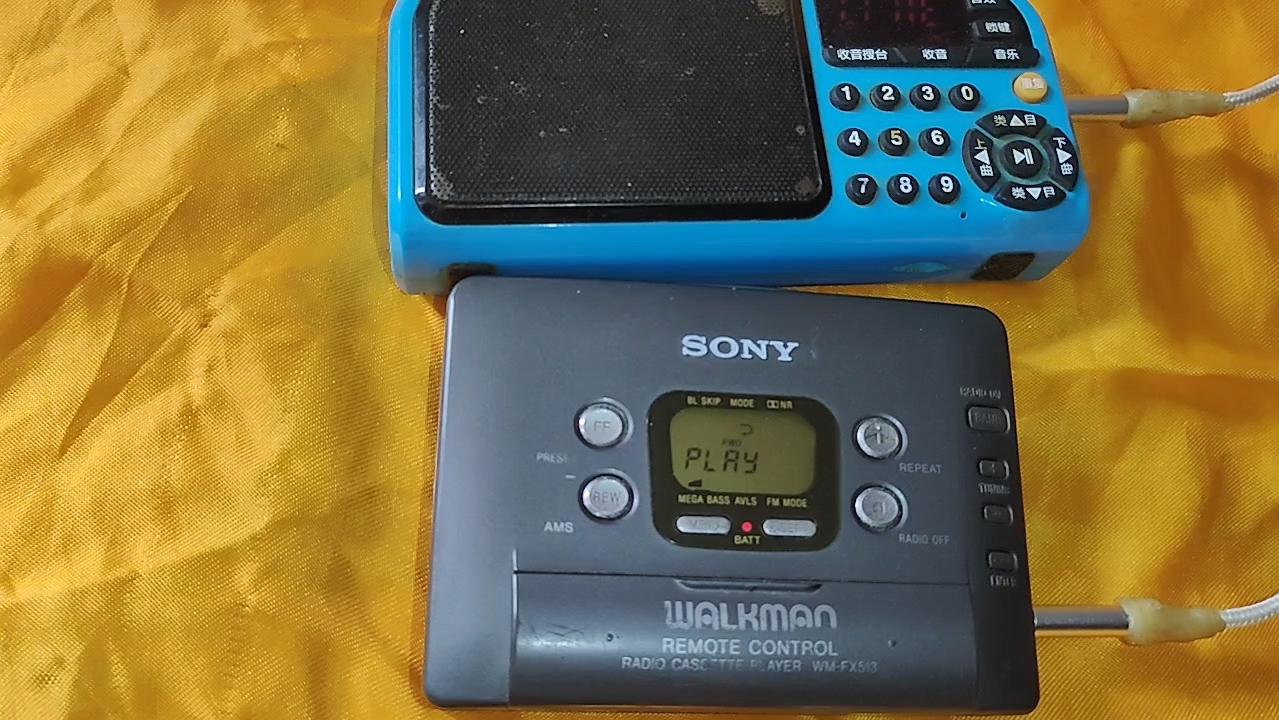 索尼磁带随身听放歌1