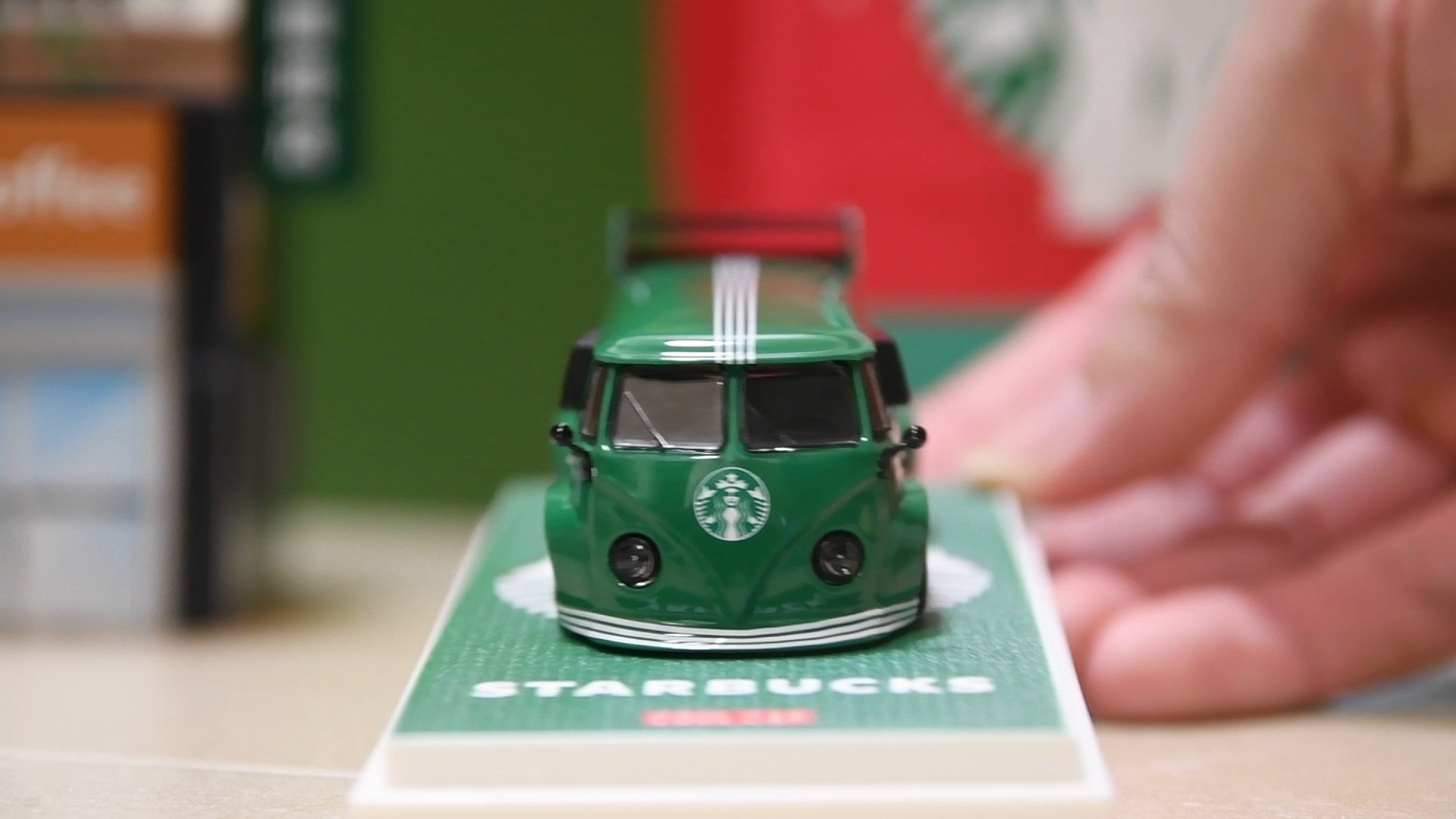 cool car 1/64 vw t1 大眾巴士寬體改裝 - 星巴克 starbucks coffee