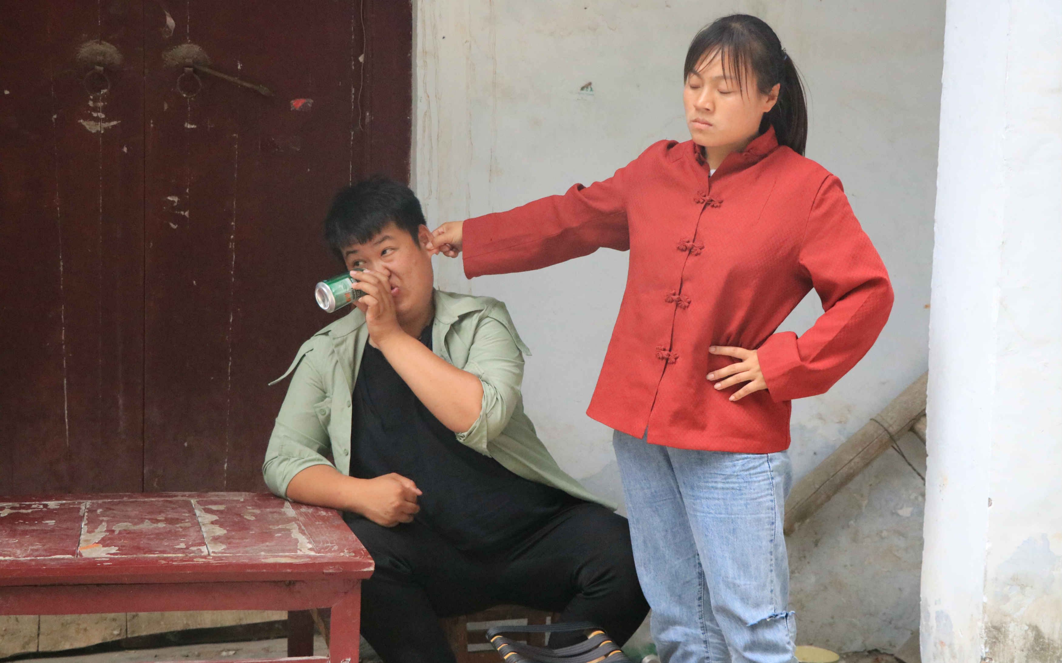河南方言:小夫妻用麻将歇后语吵架,说的一个比一个逗,太有才了
