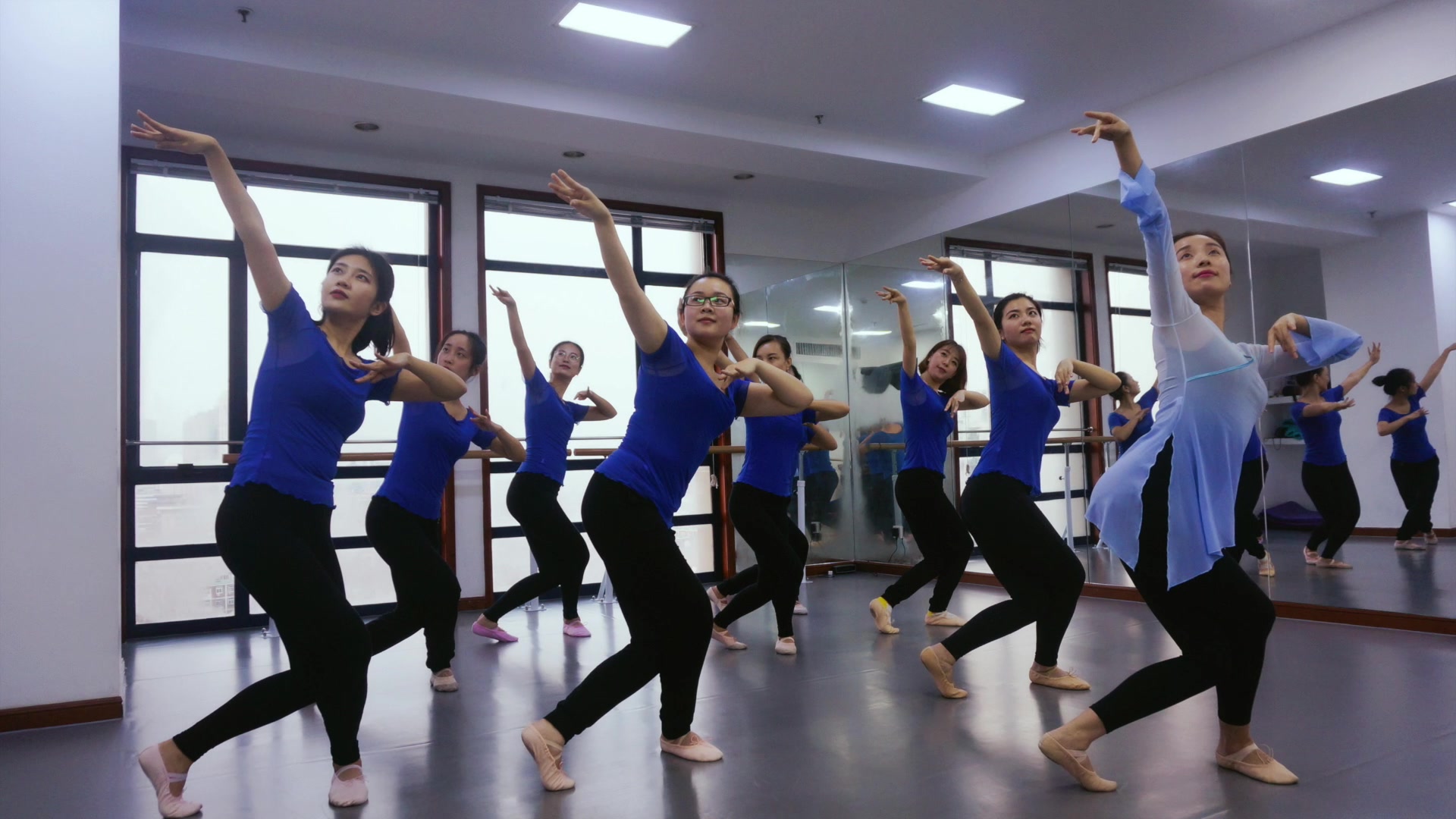 天津舞韵汸华舞蹈工作室 古典舞 《半壶纱》